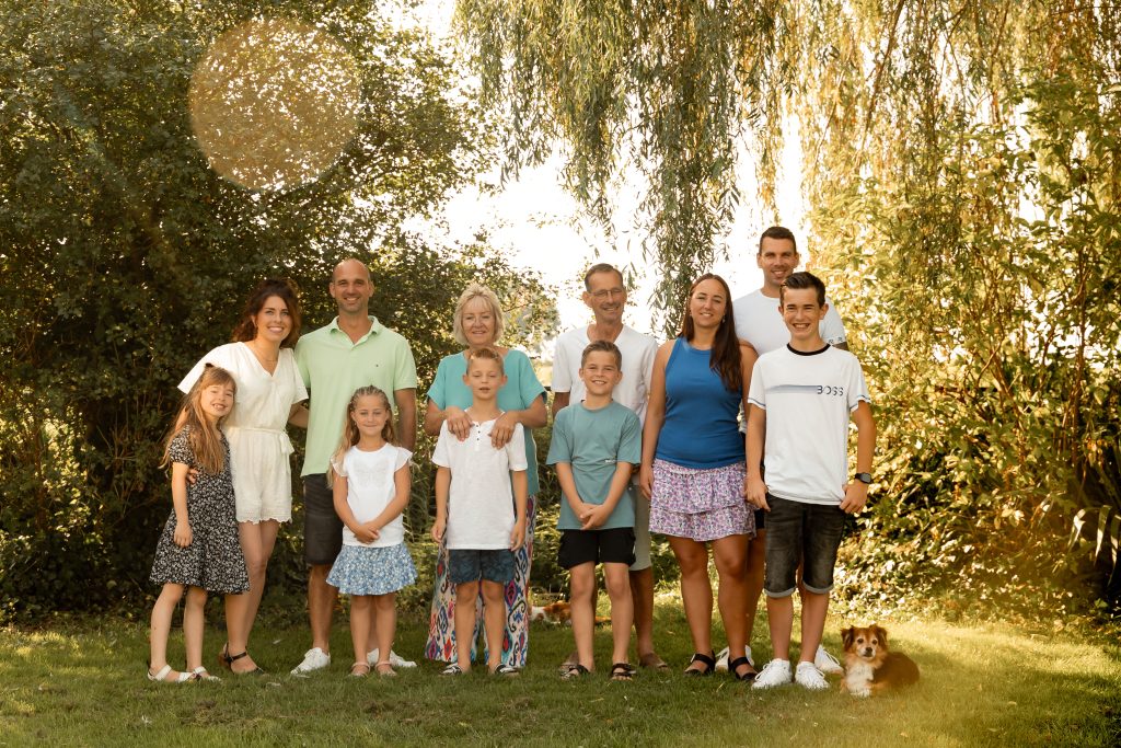 Gezinsshoot gemaakt door Daphne's fotografie in zuidland
