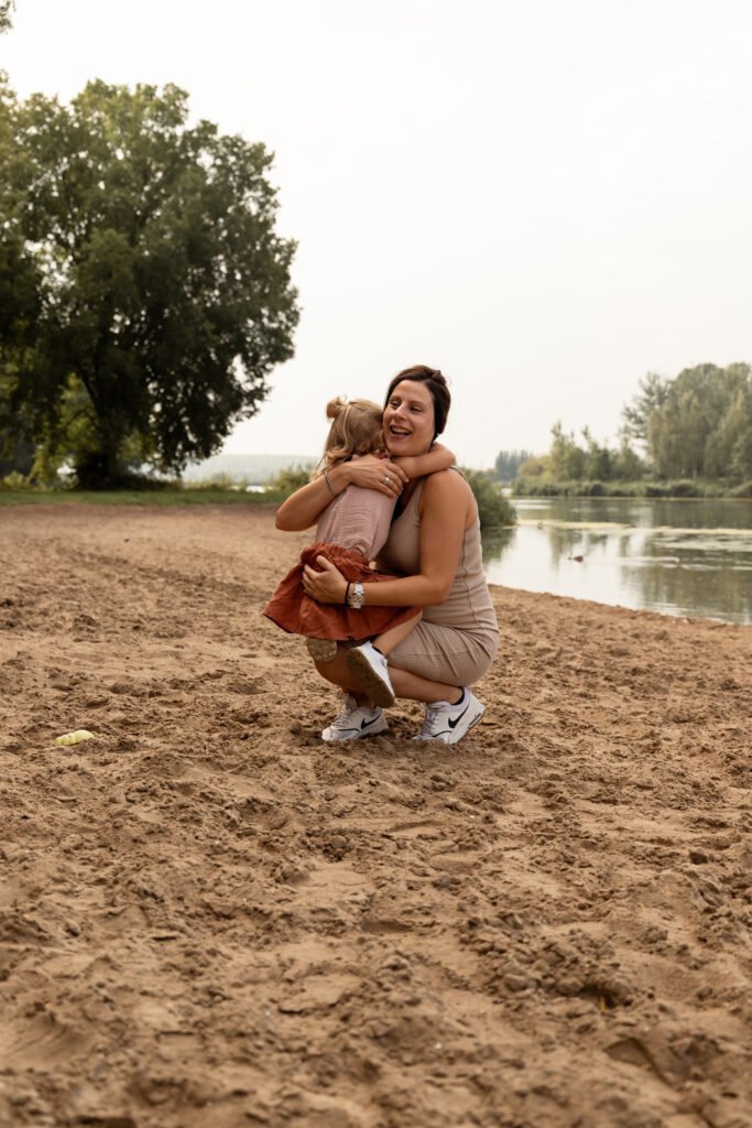 Zwangerschapsfotoshoot gemaakt door Daphne's fotografie in zuidland
