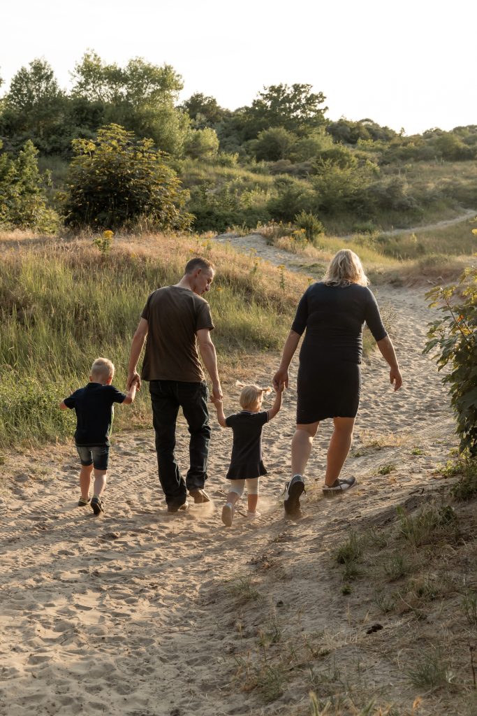 Zwangerschapsshoot gemaakt door daphne's fotografie in zuidland