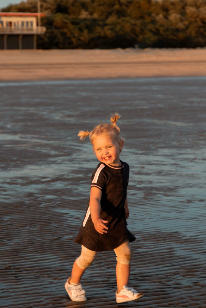 Zwangerschapsshoot gemaakt door daphne's fotografie in zuidland