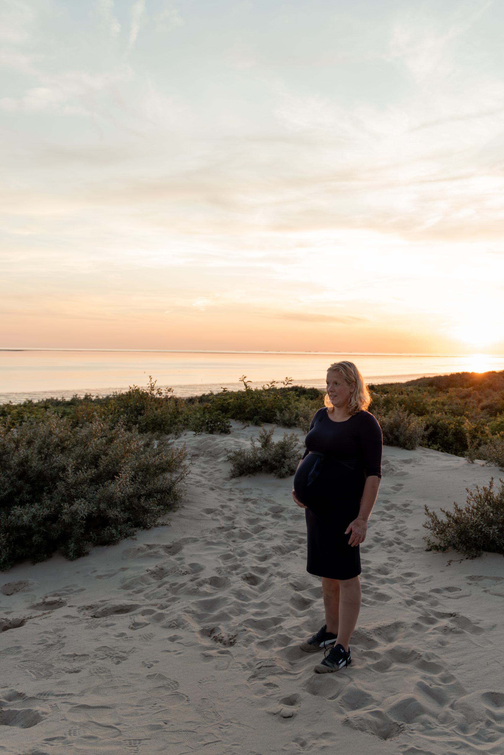 Zwangerschapsshoot op het strand