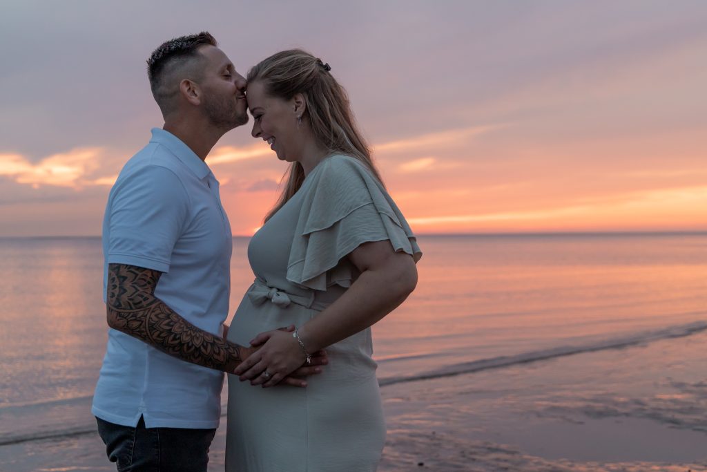 zwangerschapsshoot gemaakt door Daphne's Fotografie in Zuidland