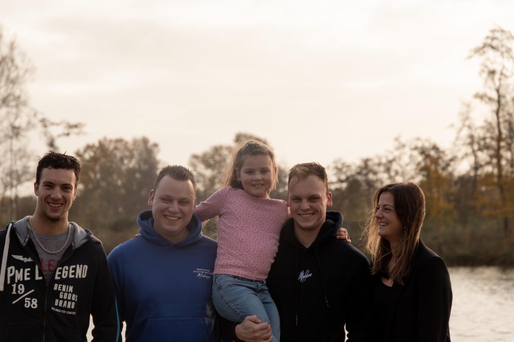 Familiefotoshoot in Zuidland - Daphne;s fotografie Zuidland
