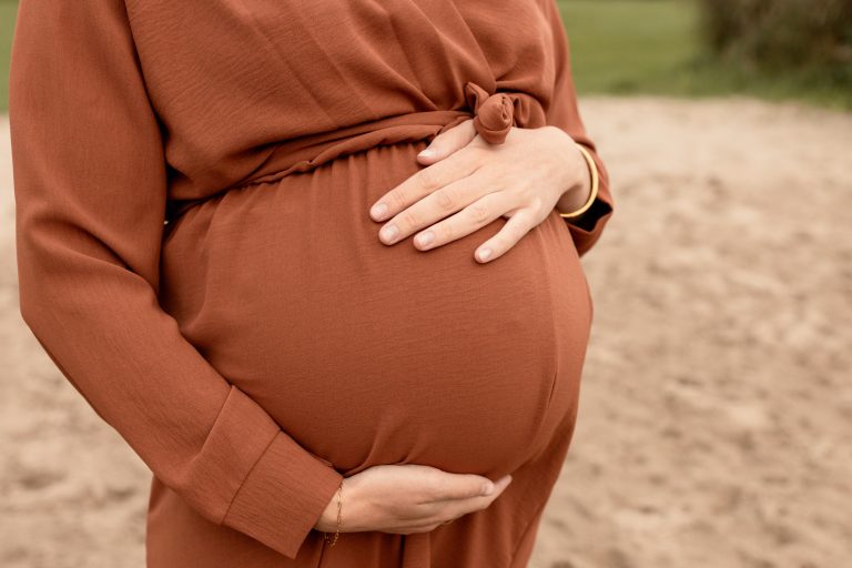 Zwangerschapsfotografie door Daphne's Fotografie in Zuidland