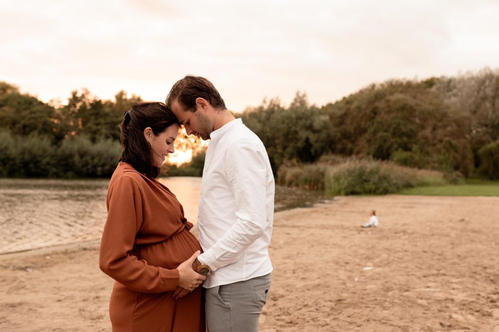 Zwangerschapsfotografie door Daphne's Fotografie in Zuidland