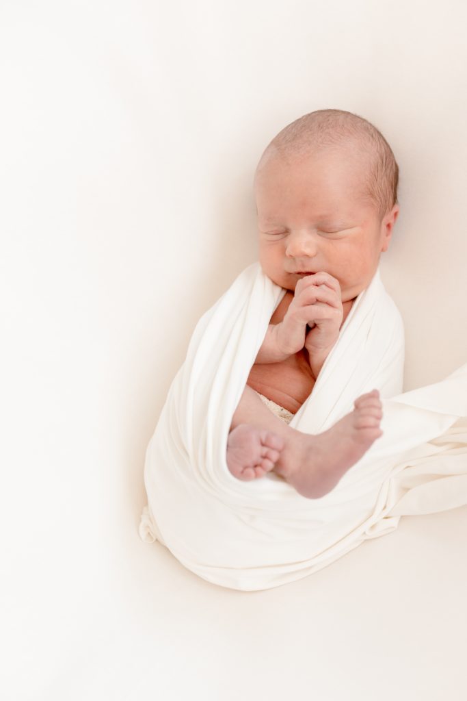 natuurlijk geposeerd newborn - Daphne's fotografie Zuidland