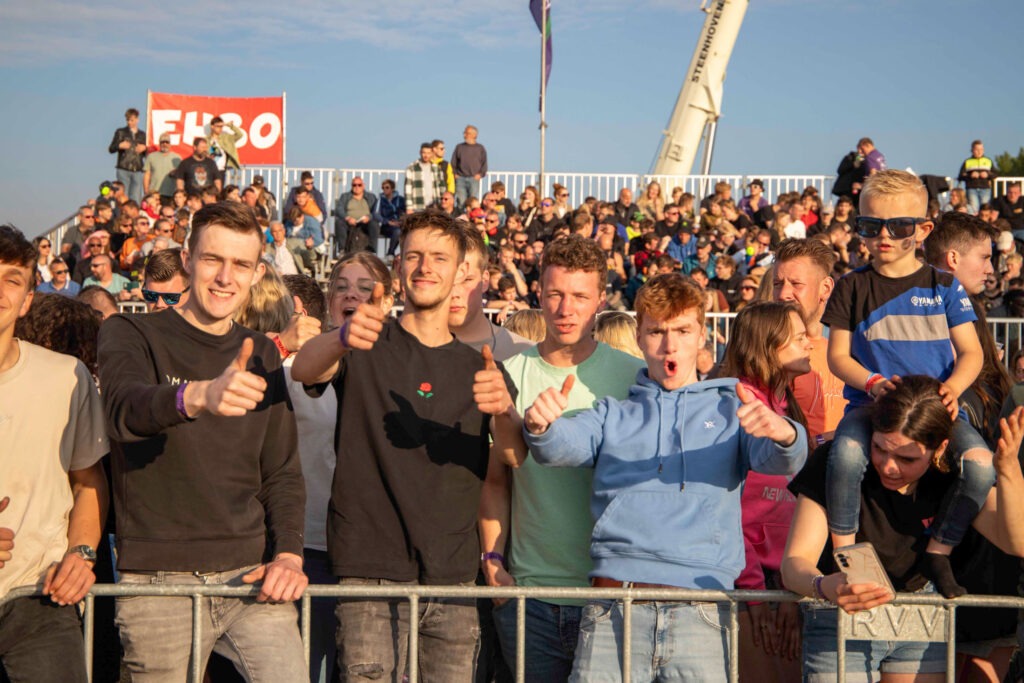 lang de lijn bij tractor pulling oudenhoorn